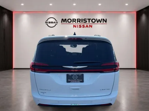 More photos of 2023 Chrysler Pacifica Limited at Morristown Nissan, TN