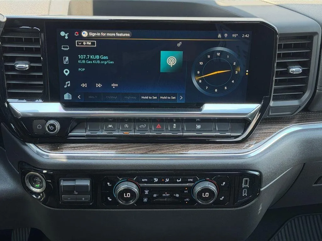 2025 Chevrolet Silverado 1500 LT - Photo 15