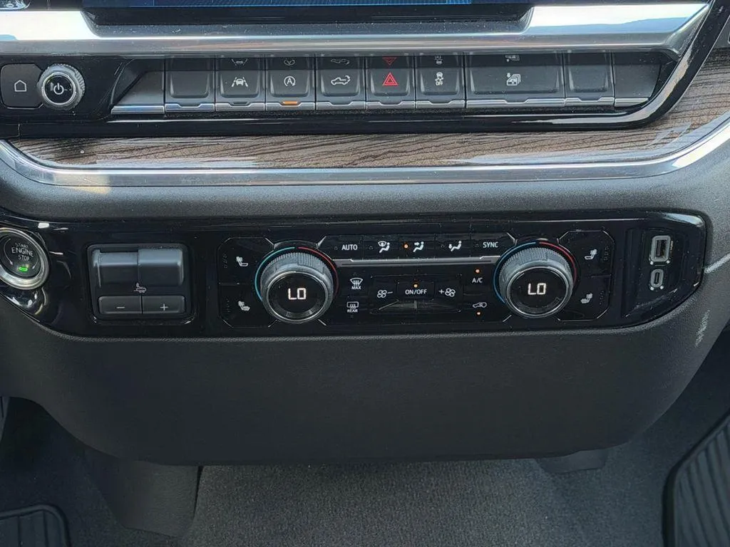 2025 Chevrolet Silverado 1500 LT - Photo 17