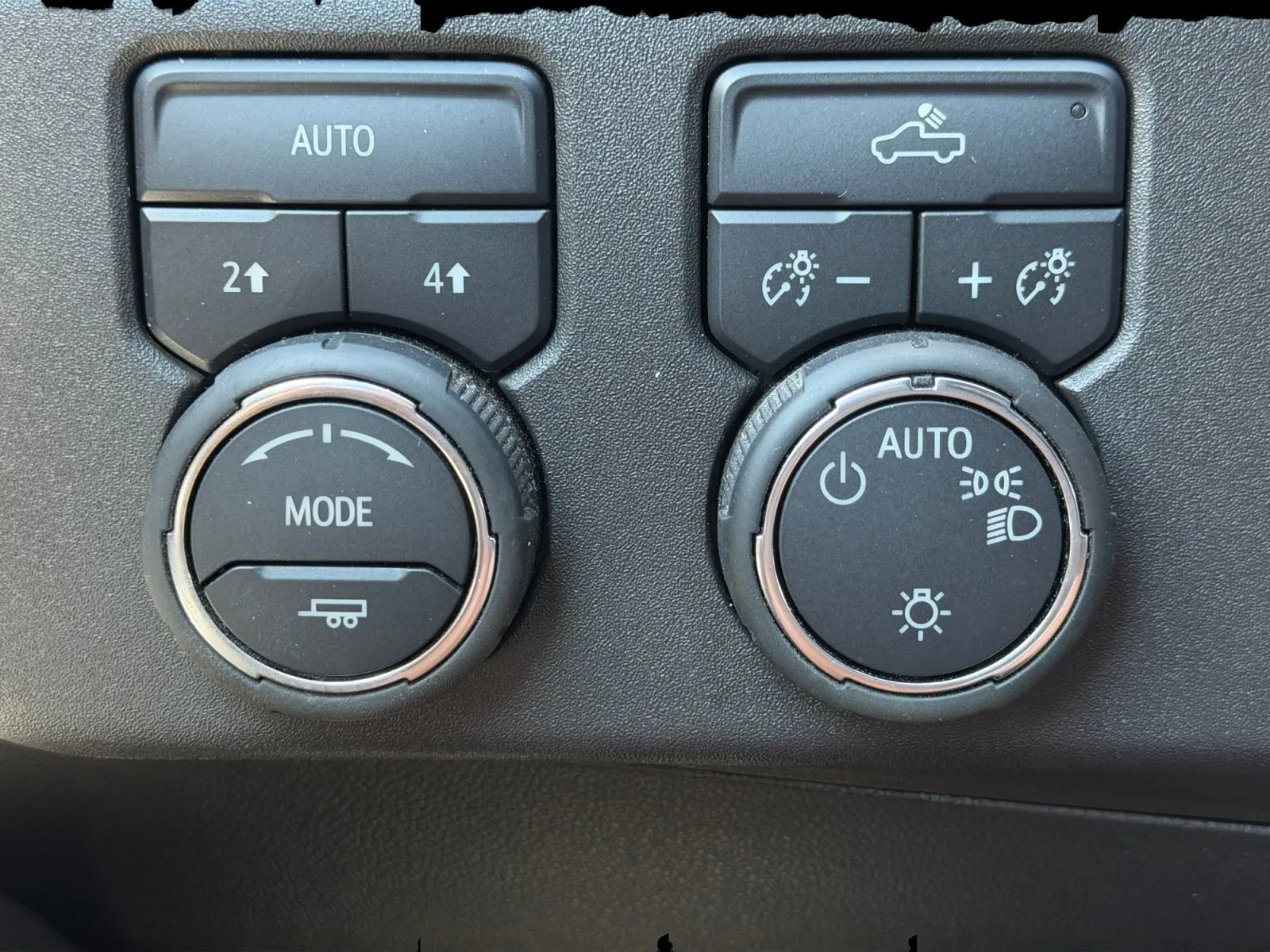 2025 Chevrolet Silverado 1500 LT - Photo 12