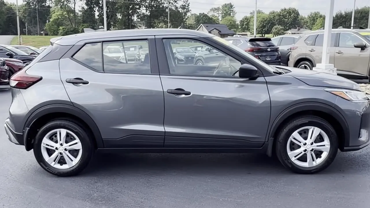 2025 Nissan KICKS PLAY Base - Photo 12