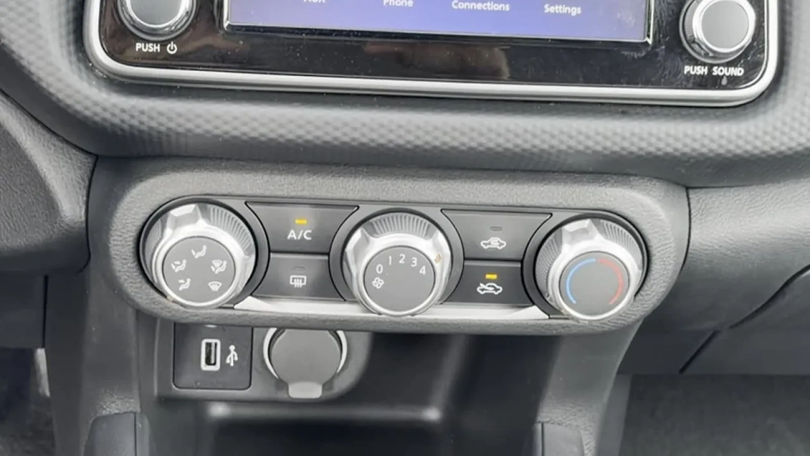 2025 Nissan KICKS PLAY Base - Photo 18