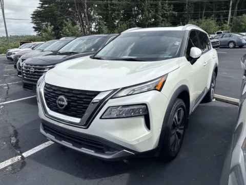 More photos of 2023 Nissan Rogue SL at Morristown Nissan, TN
