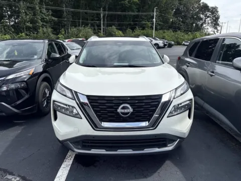 More photos of 2023 Nissan Rogue SL at Morristown Nissan, TN