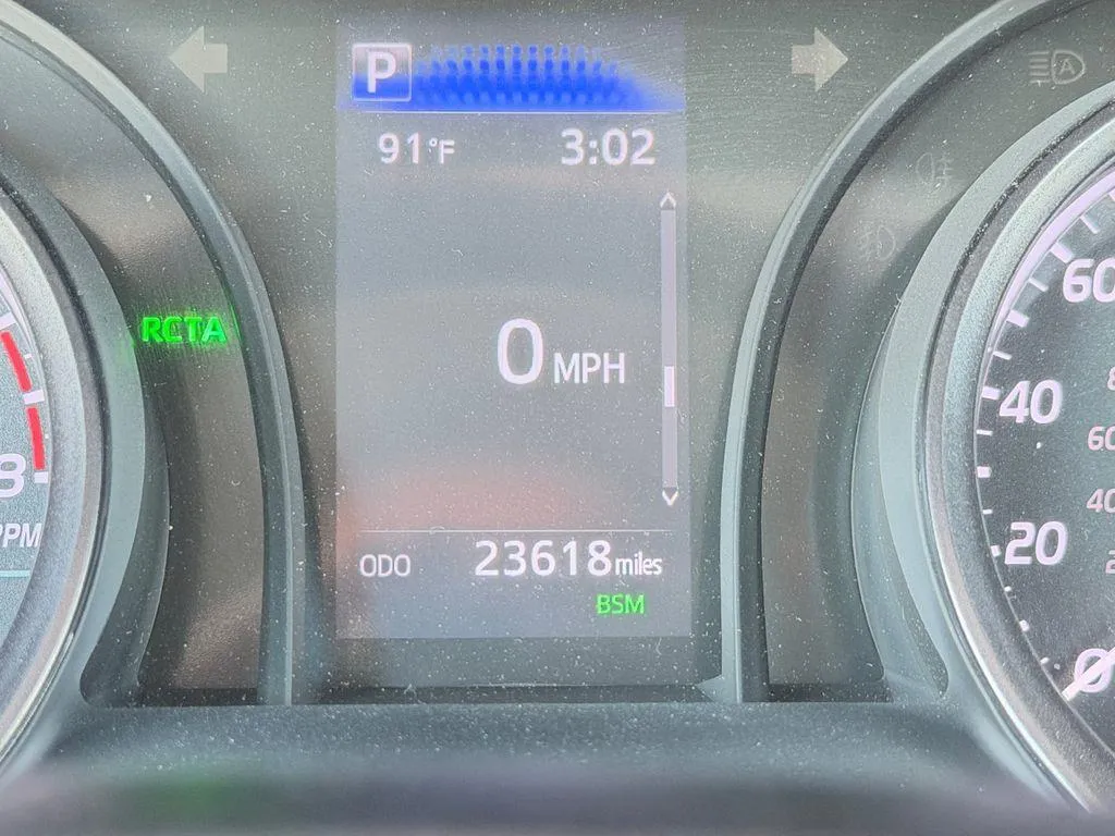 2024 Toyota Camry SE - Photo 12