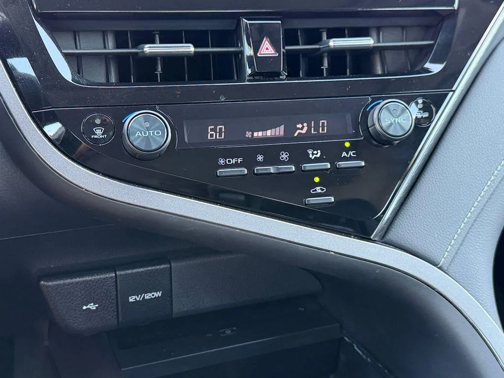 2024 Toyota Camry SE - Photo 17