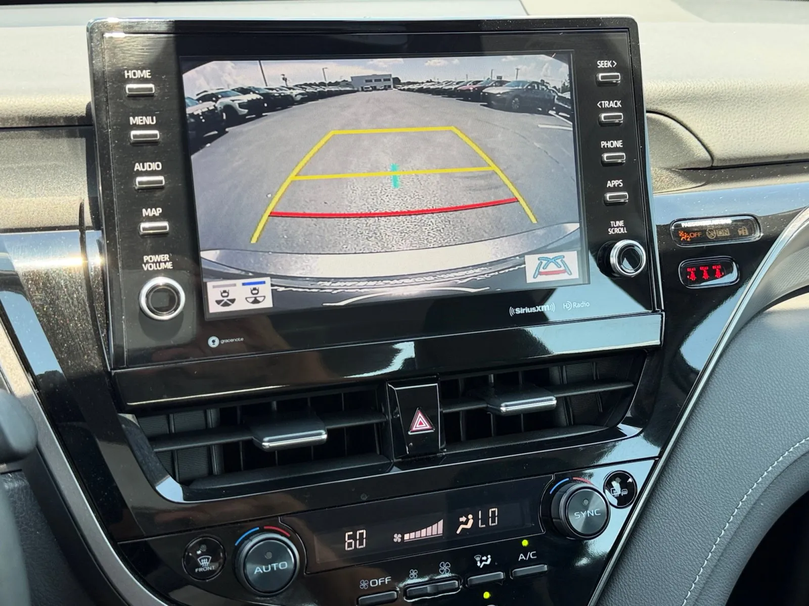 2024 Toyota Camry SE - Photo 16