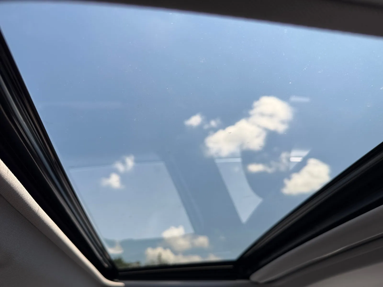 2024 Toyota Camry SE - Photo 10