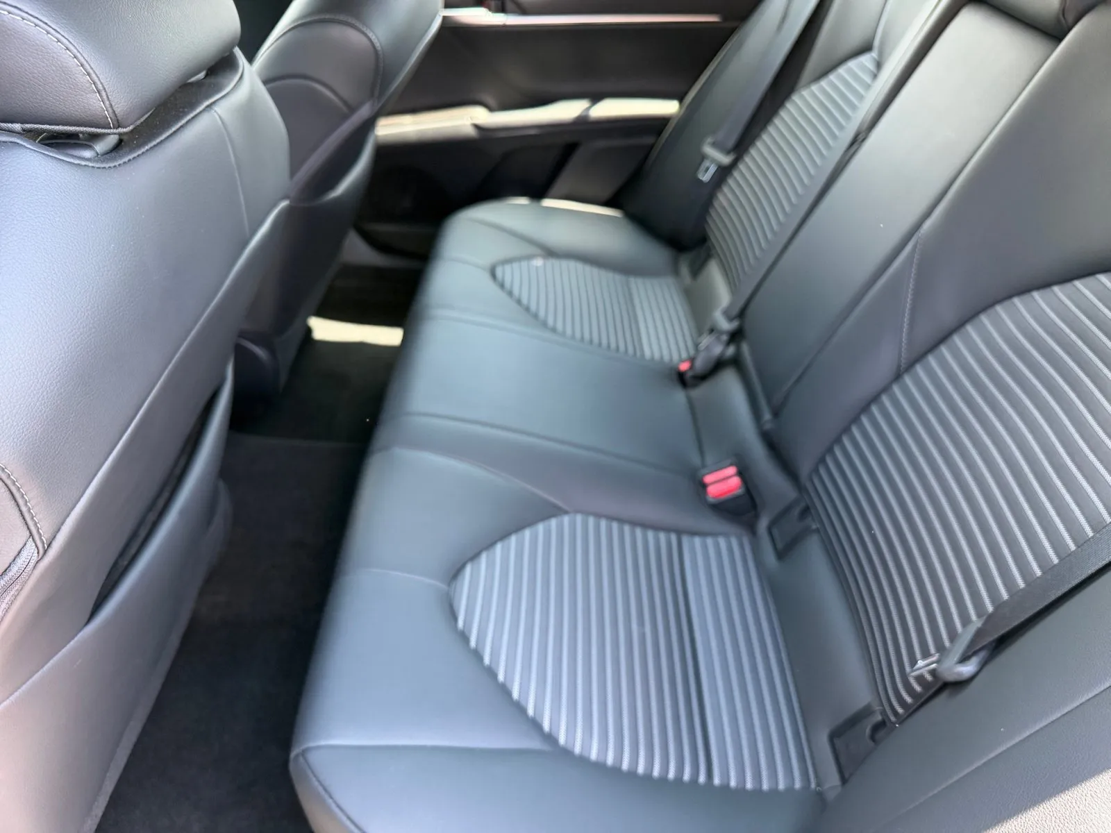2024 Toyota Camry SE - Photo 8