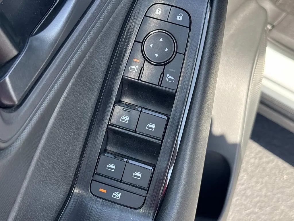 2025 Nissan Rogue S - Photo 26
