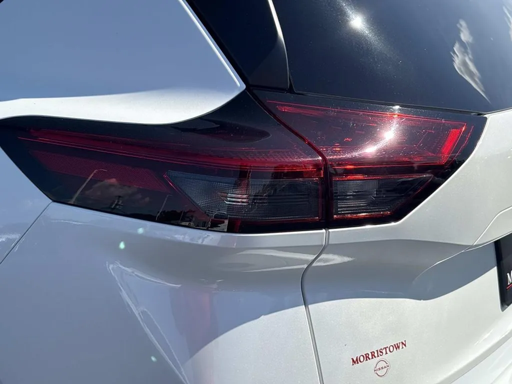 2025 Nissan Rogue S - Photo 10