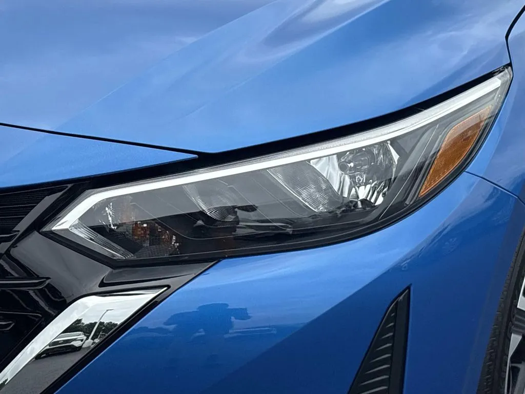 2025 Nissan Sentra SV - Photo 9