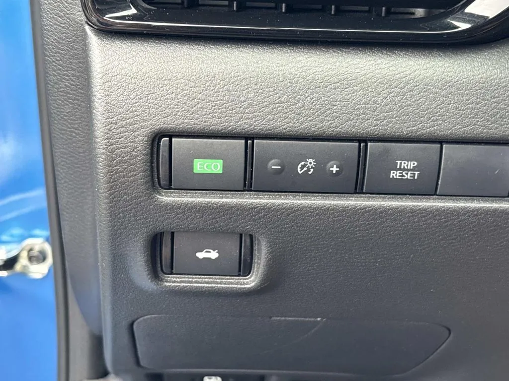 2025 Nissan Sentra SV - Photo 30