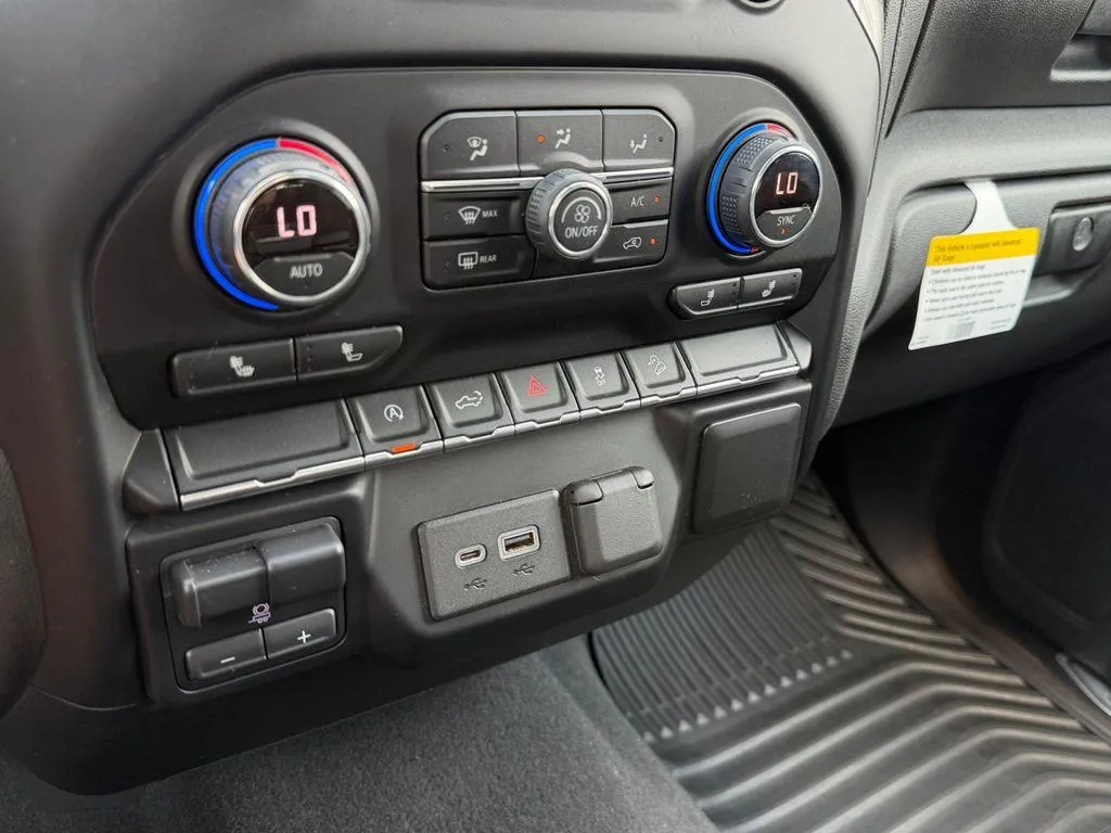 2020 Chevrolet Silverado 1500 RST - Photo 11
