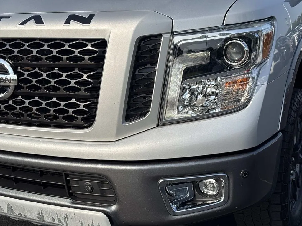 2019 Nissan Titan XD Pro-4X - Photo 9
