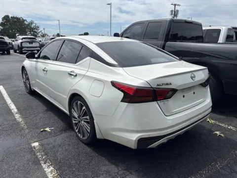 More photos of 2024 Nissan Altima 2.5 SL at Morristown Nissan, TN