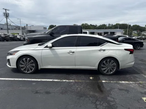 More photos of 2024 Nissan Altima 2.5 SL at Morristown Nissan, TN