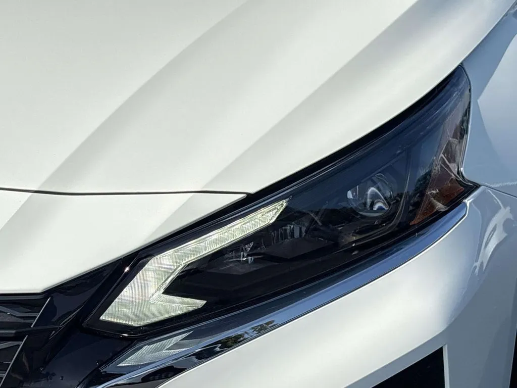 2025 Nissan Altima S - Photo 9