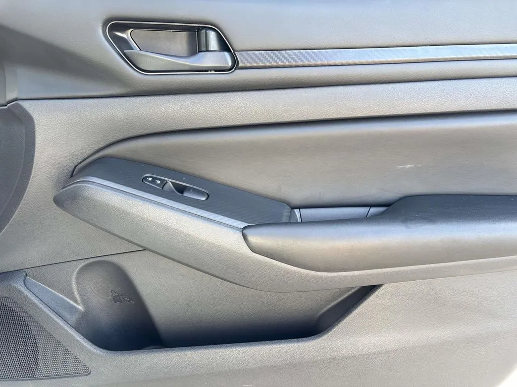 2025 Nissan Altima S - Photo 21