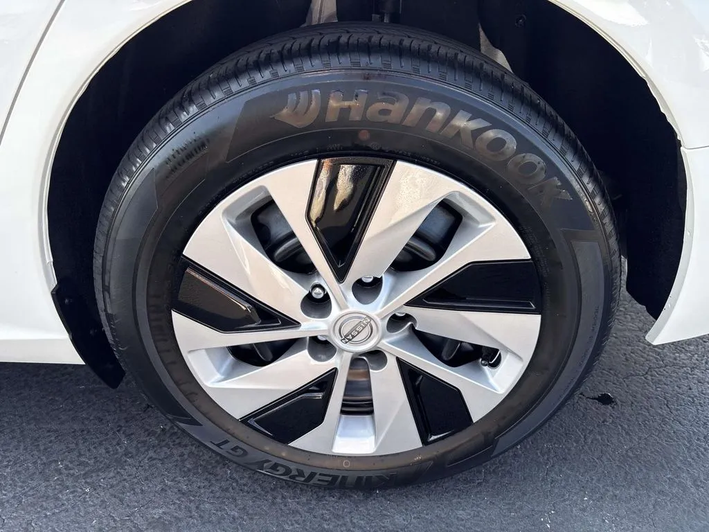 2025 Nissan Altima S - Photo 11
