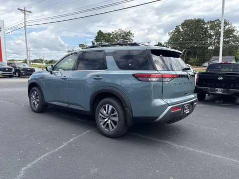 More photos of 2026 Nissan Pathfinder SL at Morristown Nissan, TN