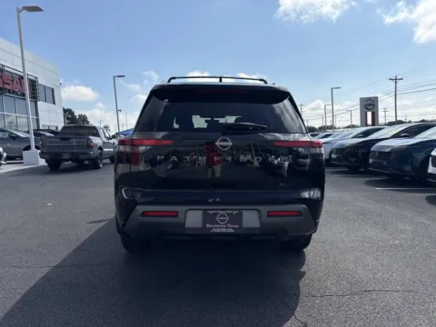 More photos of 2026 Nissan Pathfinder SL at Morristown Nissan, TN