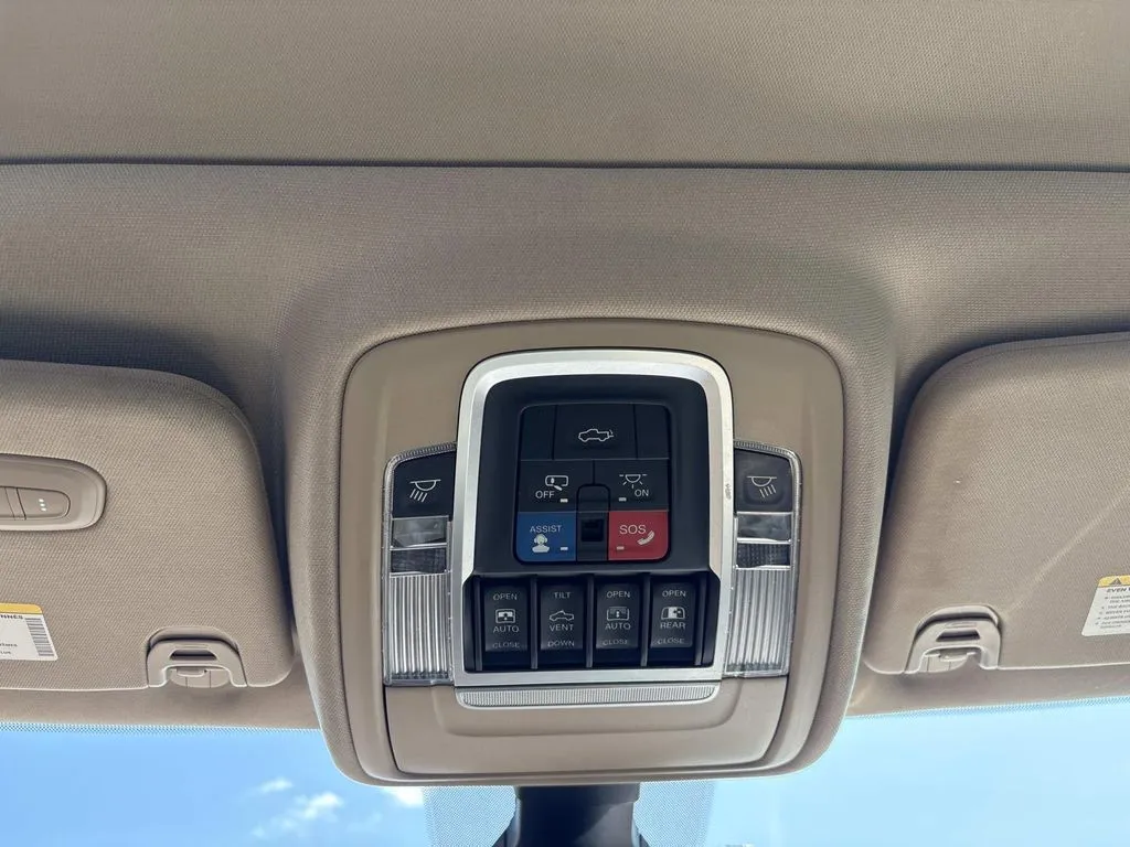 2019 RAM Ram 1500 Pickup Laramie - Photo 16