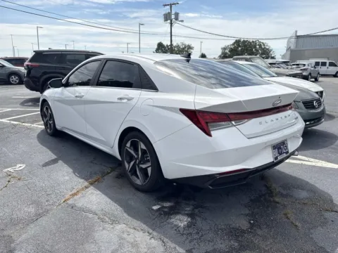 More photos of 2023 Hyundai Elantra Hybrid Limited at Morristown Nissan, TN