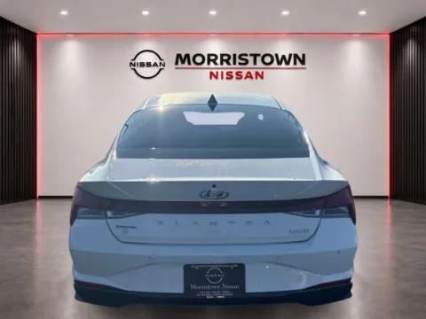 More photos of 2023 Hyundai Elantra Hybrid Limited at Morristown Nissan, TN