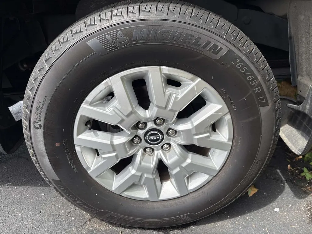 2024 Nissan Frontier SV - Photo 7