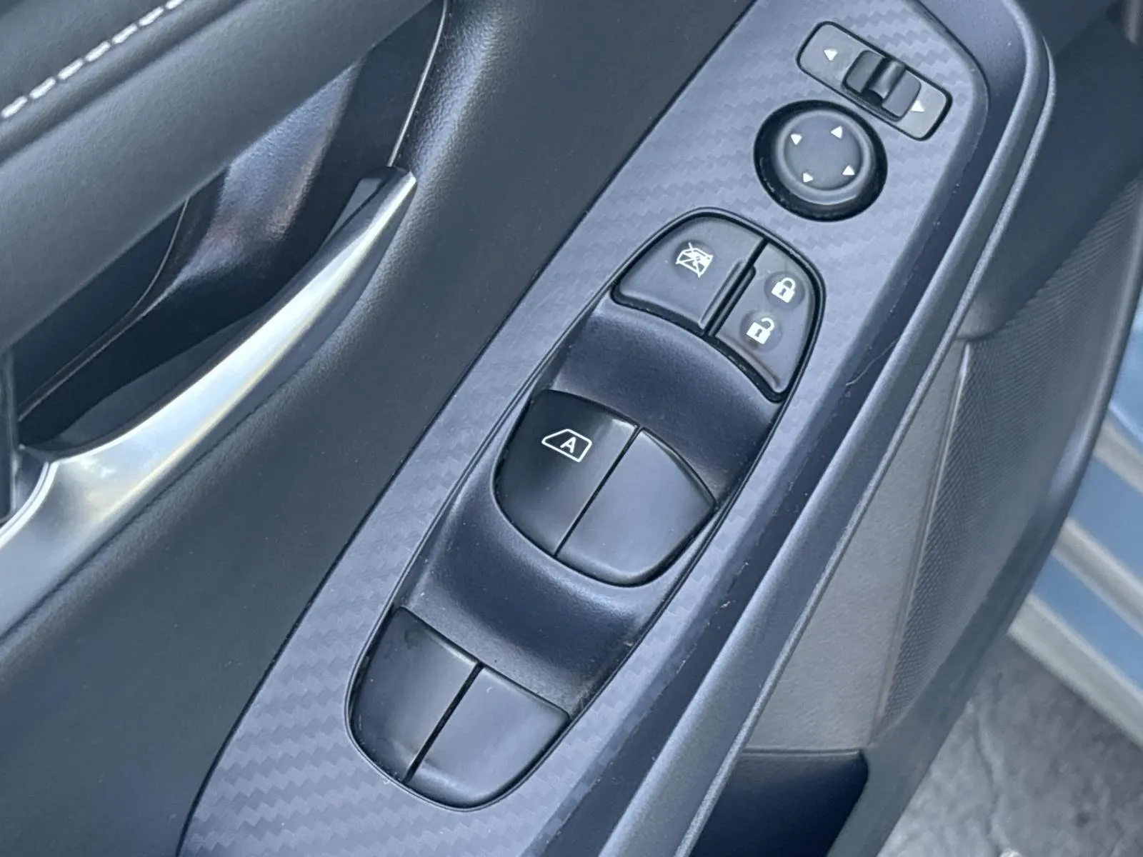 2025 Nissan Sentra SV - Photo 23