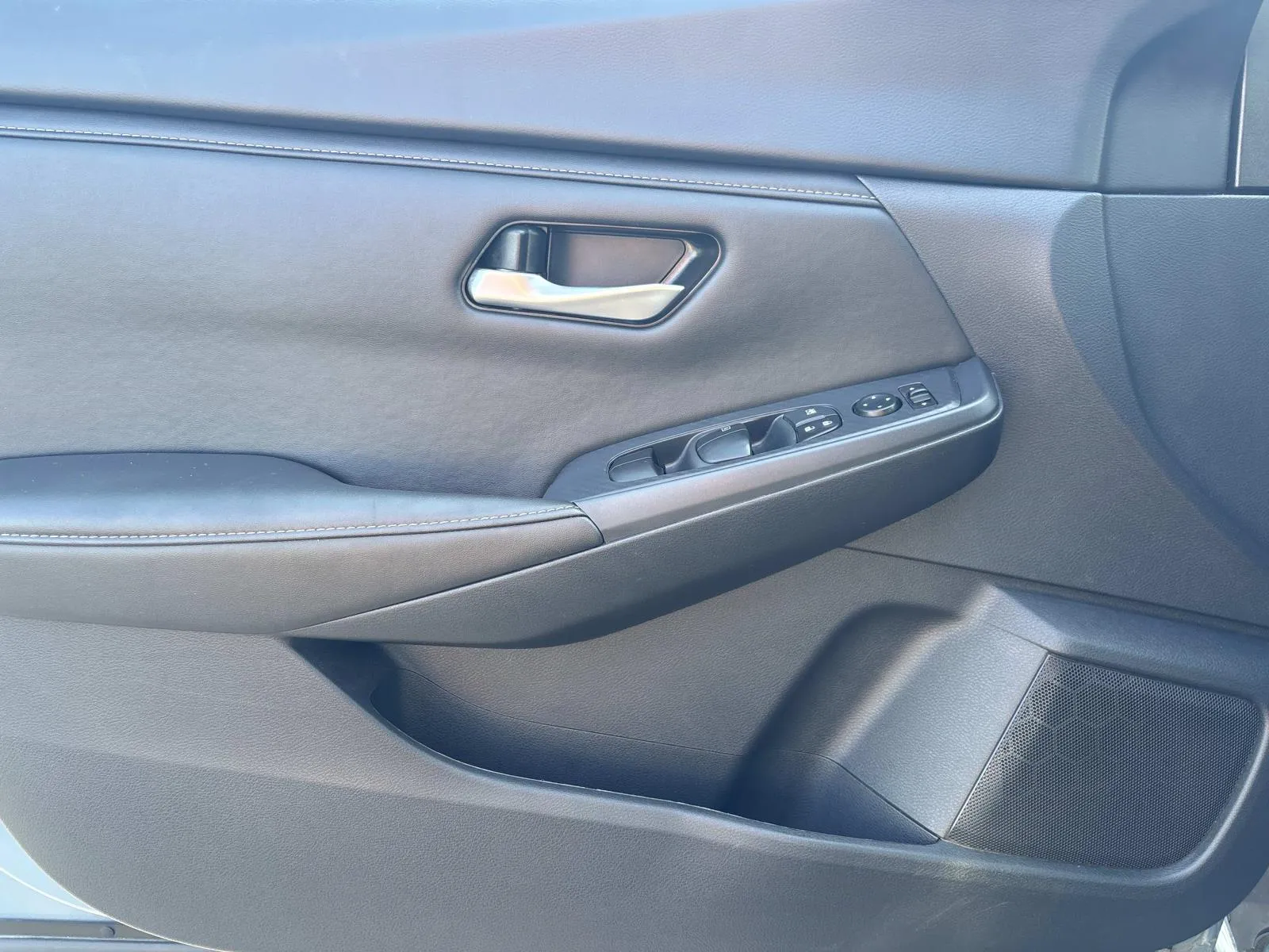 2025 Nissan Sentra SV - Photo 22