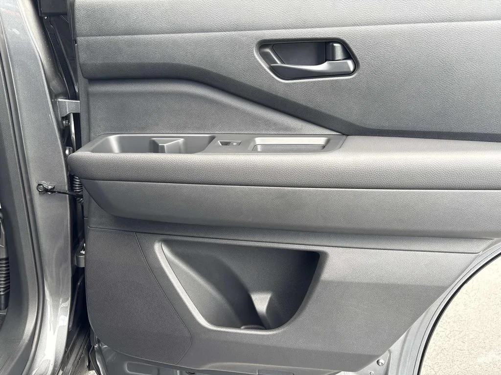 2026 Nissan Pathfinder SV - Photo 23