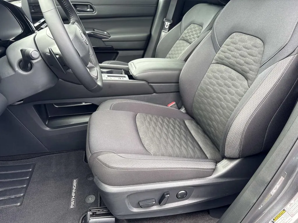 2026 Nissan Pathfinder SV - Photo 30