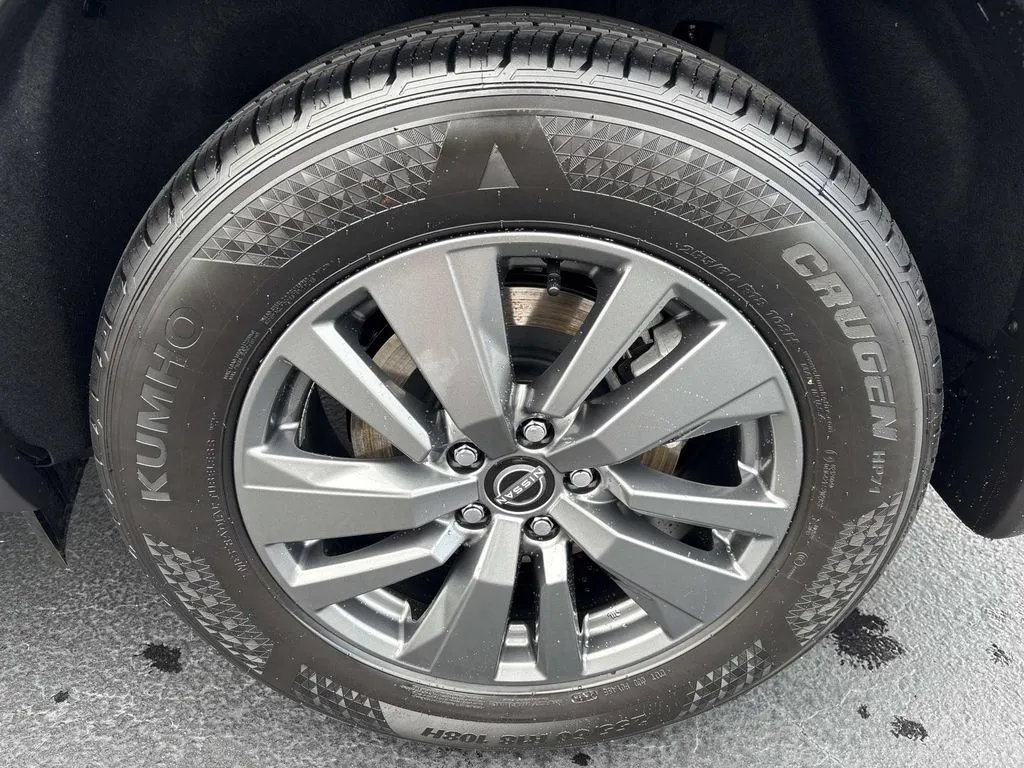 2026 Nissan Pathfinder SV - Photo 11