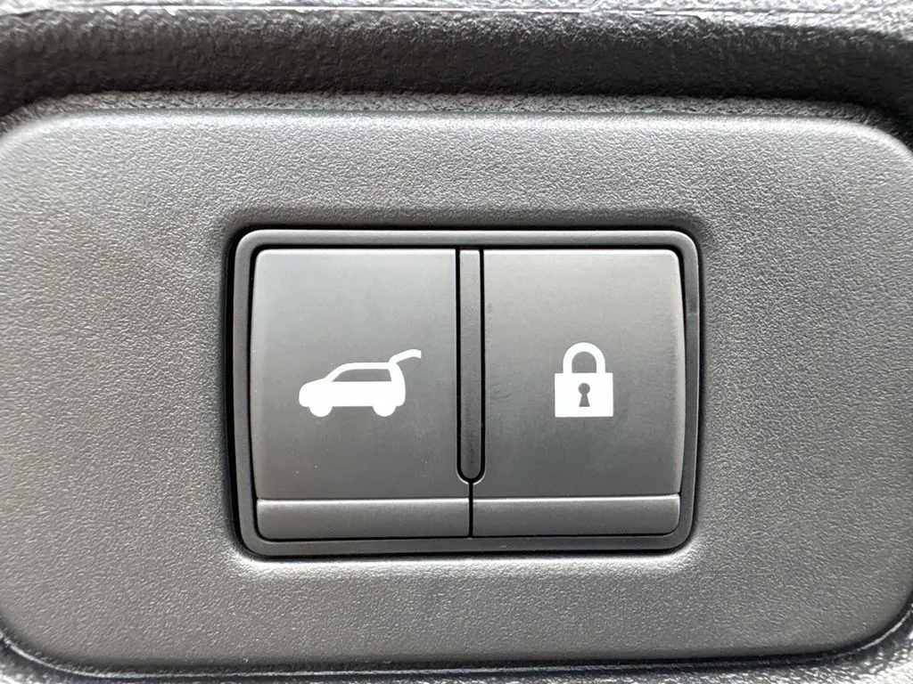 2026 Nissan Pathfinder SV - Photo 22
