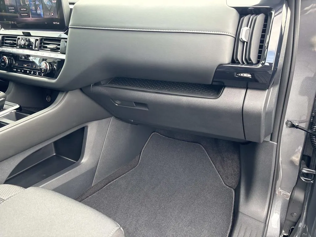 2026 Nissan Pathfinder SV - Photo 26