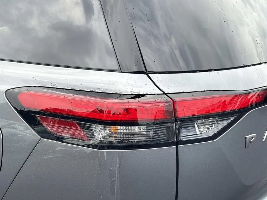 2026 Nissan Pathfinder SV - Photo 10