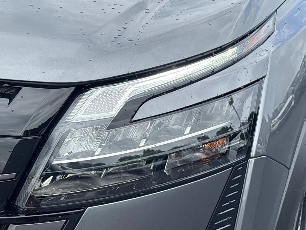 2026 Nissan Pathfinder SV - Photo 9