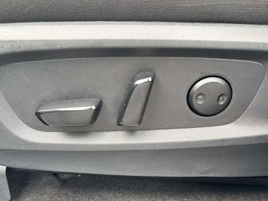 2026 Nissan Pathfinder SV - Photo 31
