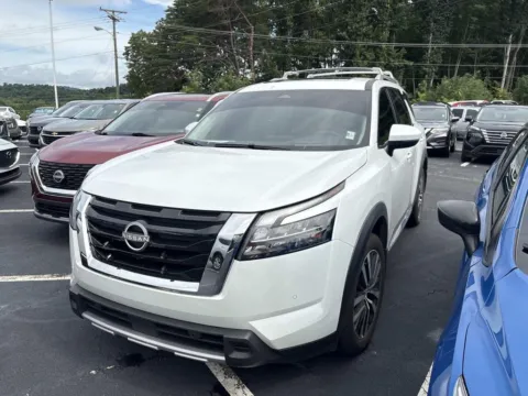 More photos of 2025 Nissan Pathfinder Platinum at Morristown Nissan, TN