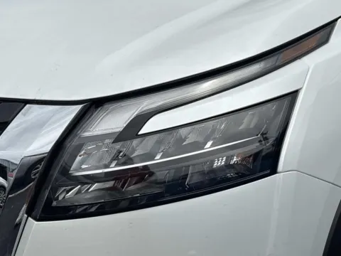More photos of 2025 Nissan Pathfinder Platinum at Morristown Nissan, TN