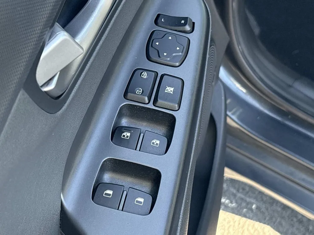 2021 Hyundai Kona Ultimate - Photo 26
