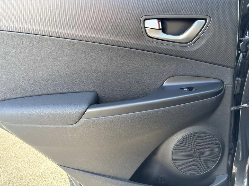 2021 Hyundai Kona Ultimate - Photo 17