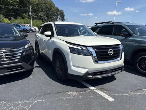 White 2024 Nissan Pathfinder SV for sale in Morristown, TN
