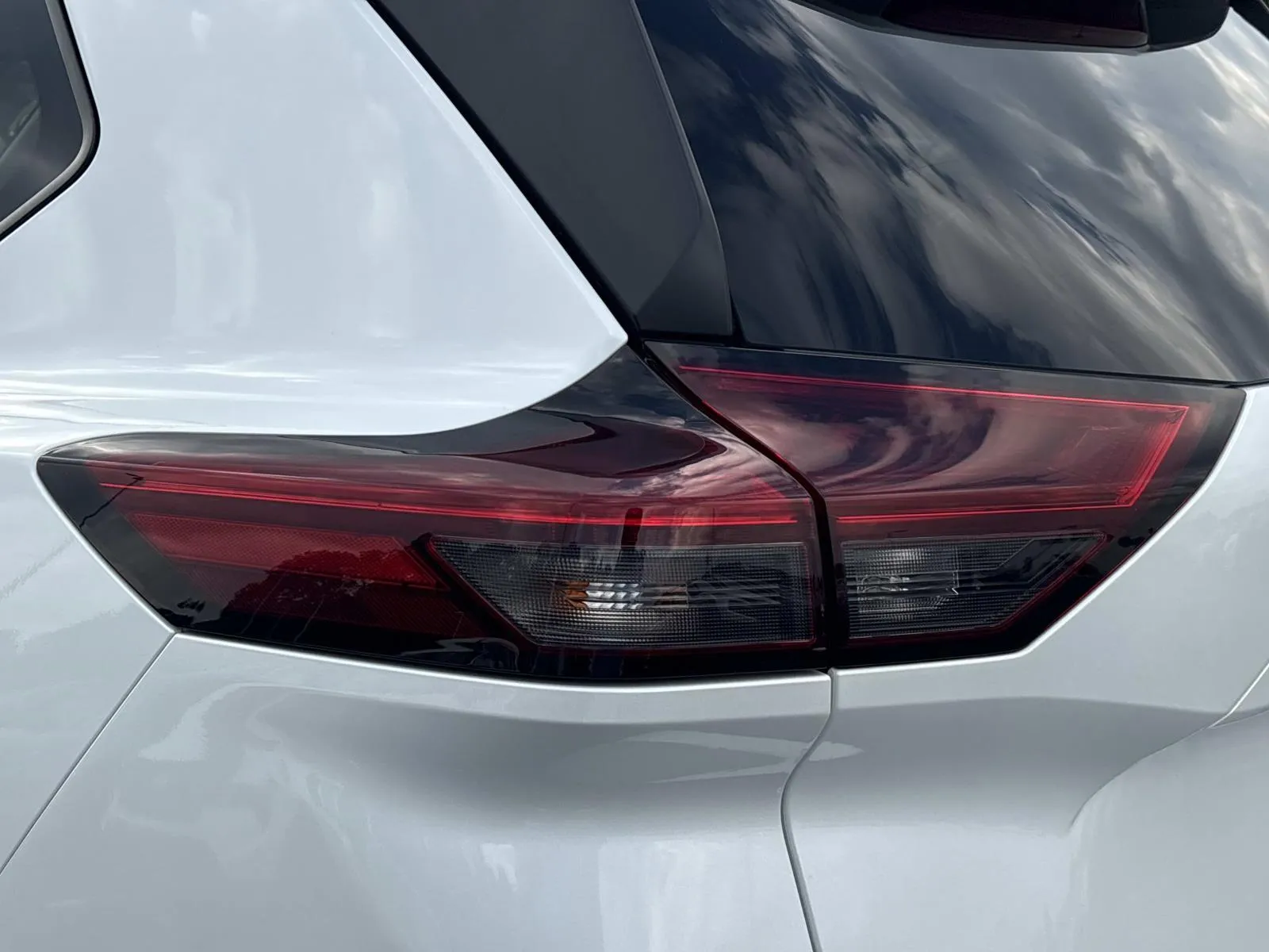 2025 Nissan Rogue SV - Photo 10