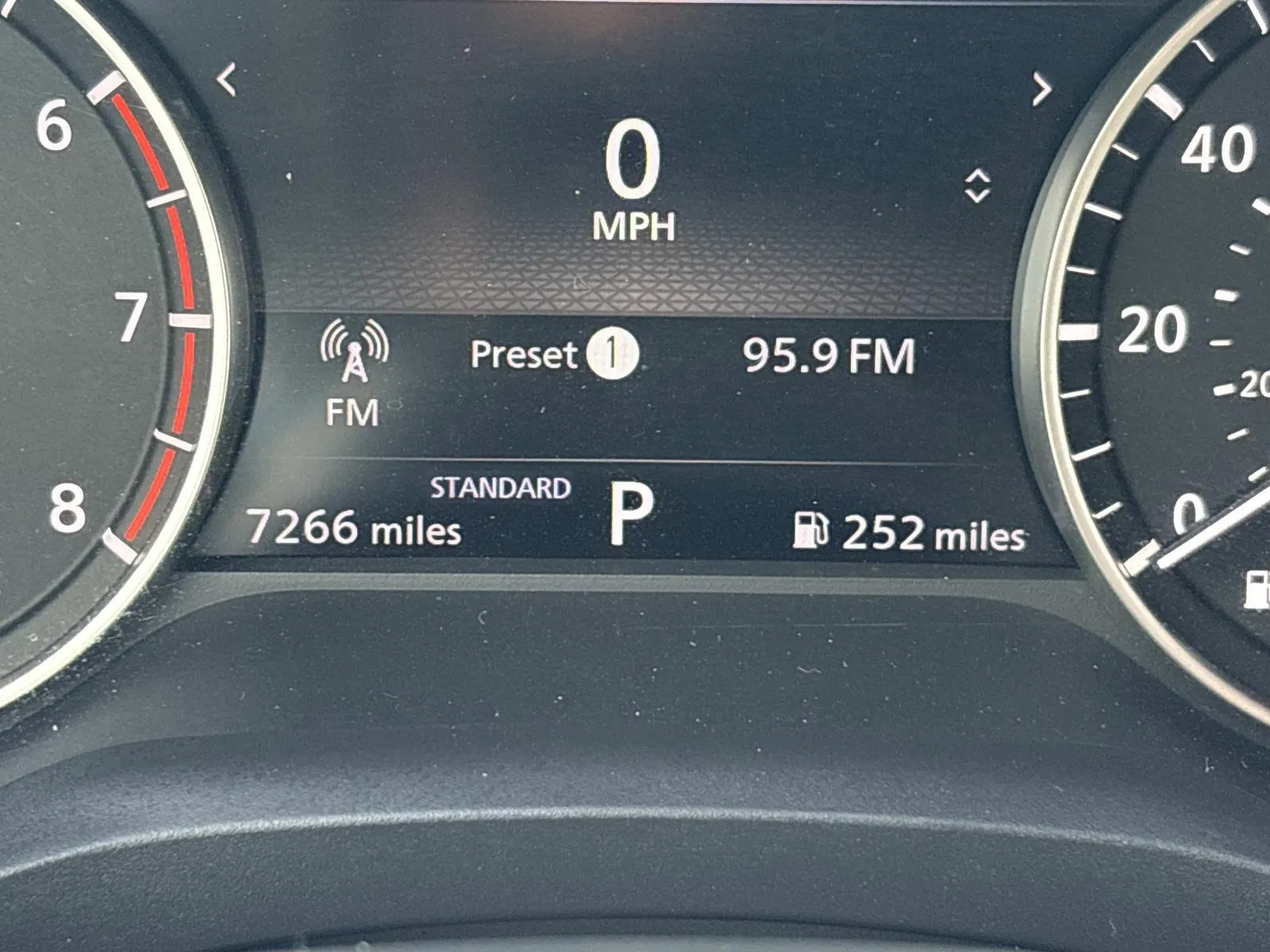 2025 Nissan Rogue SV - Photo 34
