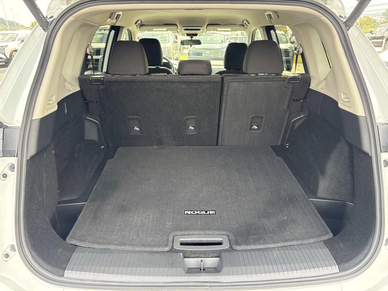 2025 Nissan Rogue SV - Photo 20