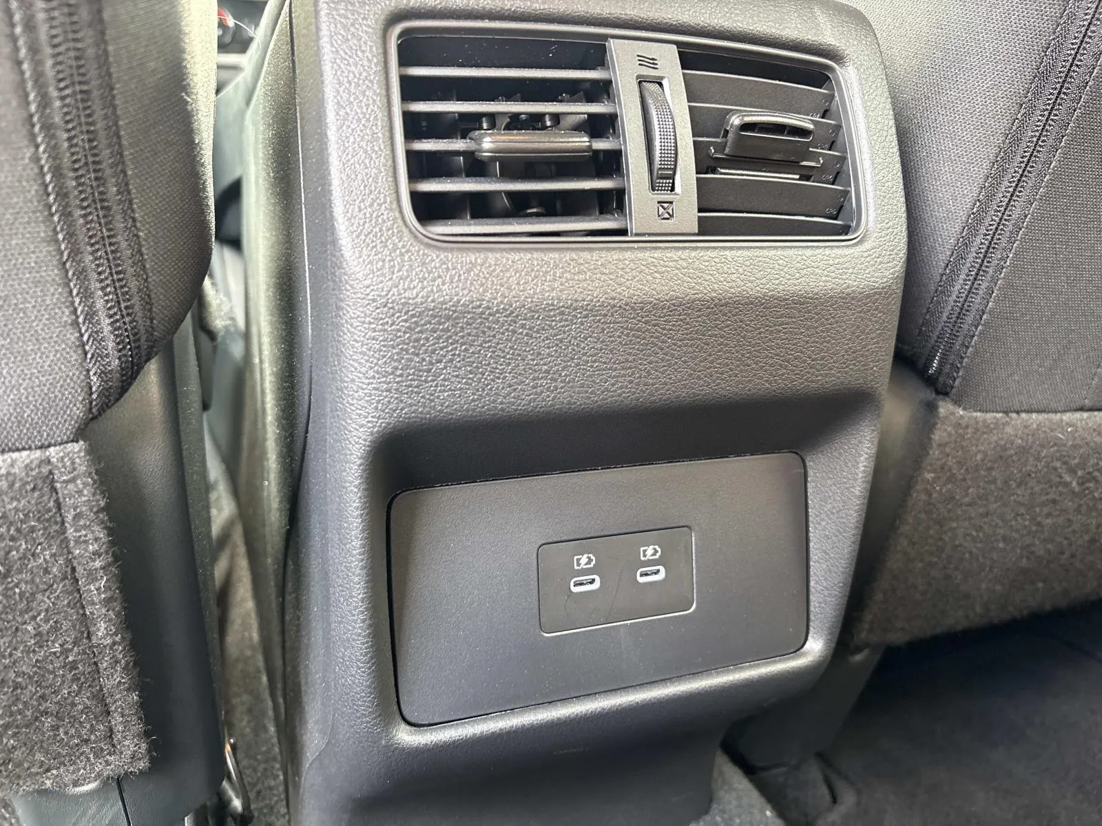 2025 Nissan Rogue SV - Photo 17