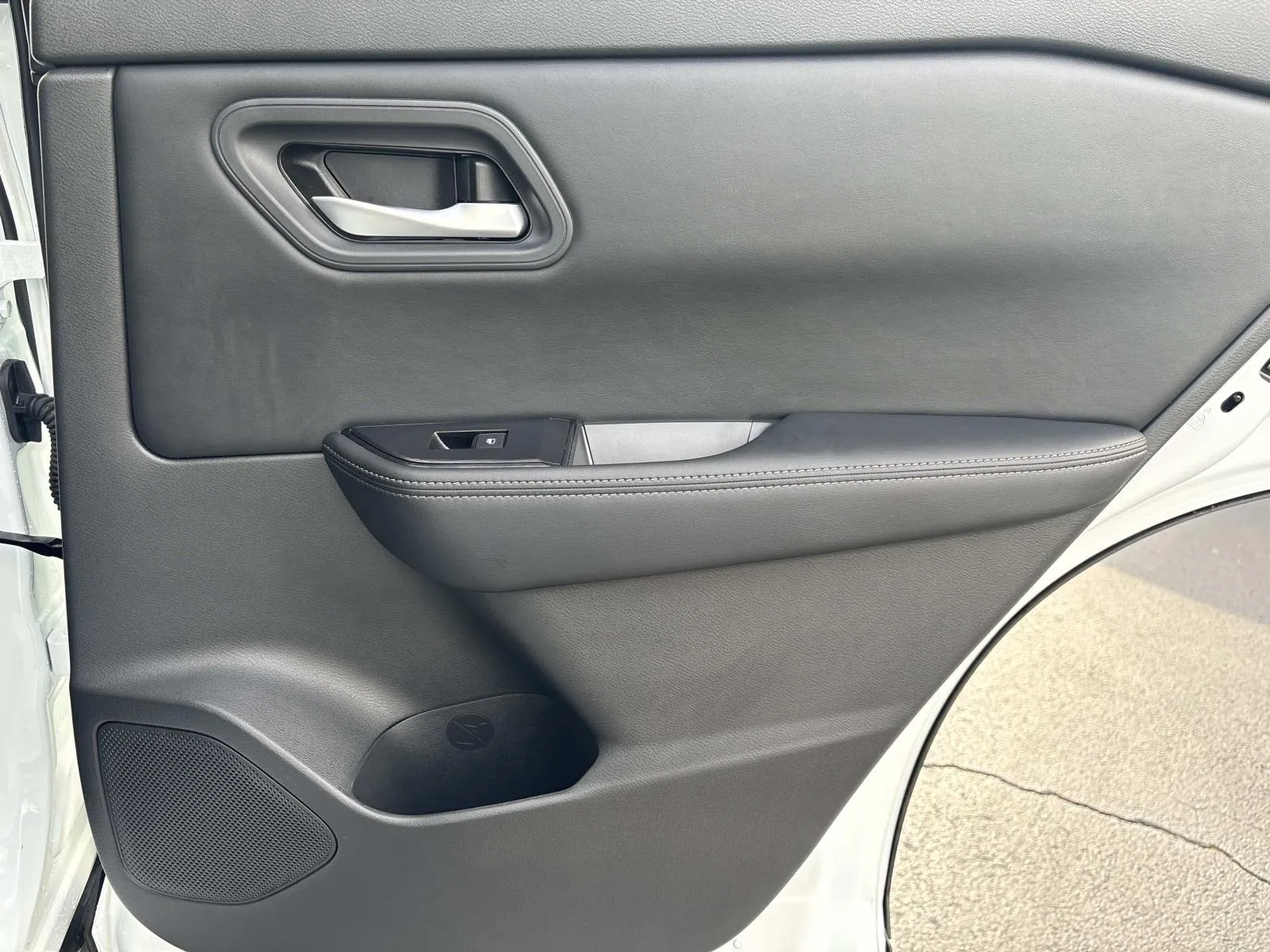 2025 Nissan Rogue SV - Photo 22